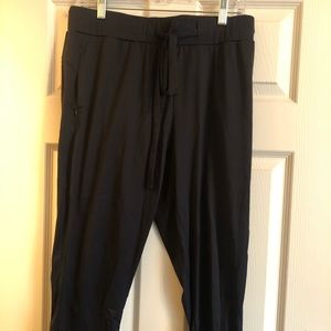Senita Tie Capri Jogger